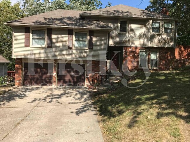 property at 5813 NW Aspen Ln