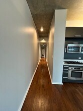 550 N Saint Clair St, Unit 1005 in Chicago, IL - Foto de edificio - Building Photo