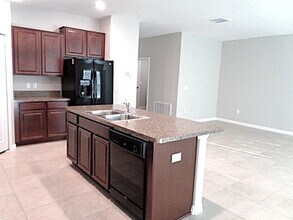 10604 Fuzzy Cattail St in Riverview, FL - Foto de edificio - Building Photo