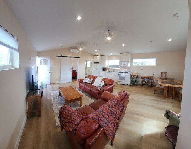 1330 8th St in San Luis Obispo, CA - Building Photo - Building Photo