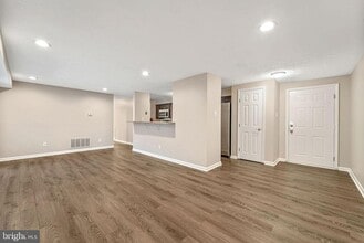 151 Kenwood Dr in Sicklerville, NJ - Foto de edificio - Building Photo