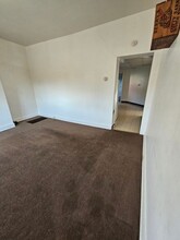 310 Juniper St, Unit Apartment 1 in McKeesport, PA - Building Photo - Building Photo