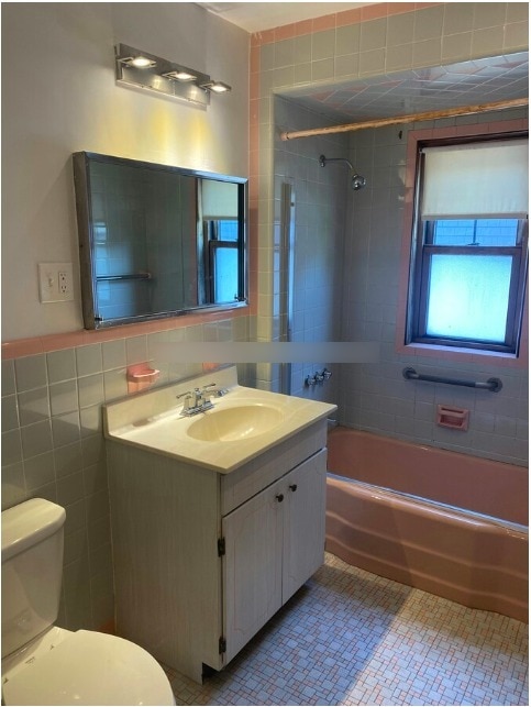 12 Upland Rd, Unit 1 in Somerville, MA - Building Photo - Building Photo