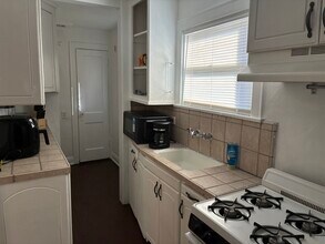 3455 Plata St, Unit 3455 half in Los Angeles, CA - Building Photo - Building Photo