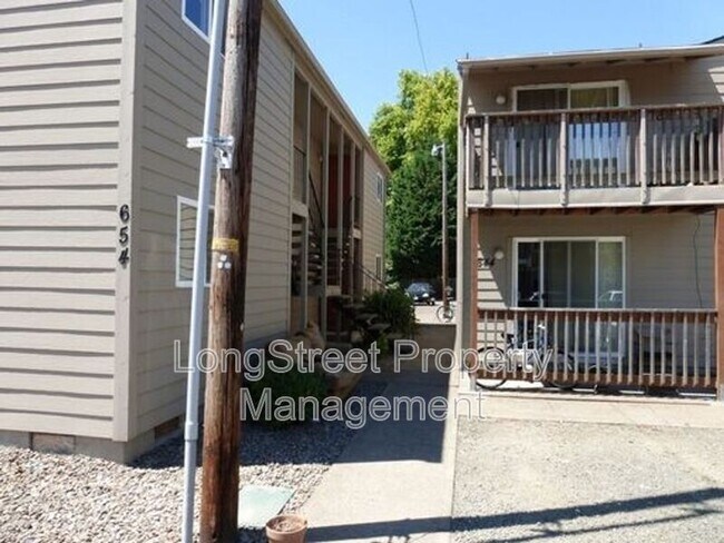 644 SW 7th St in Corvallis, OR - Building Photo - Building Photo