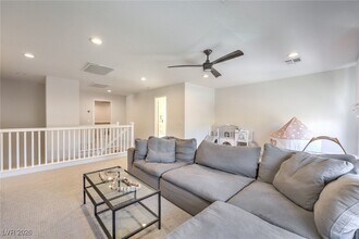 5404 Avent Ferry St in Las Vegas, NV - Foto de edificio - Building Photo