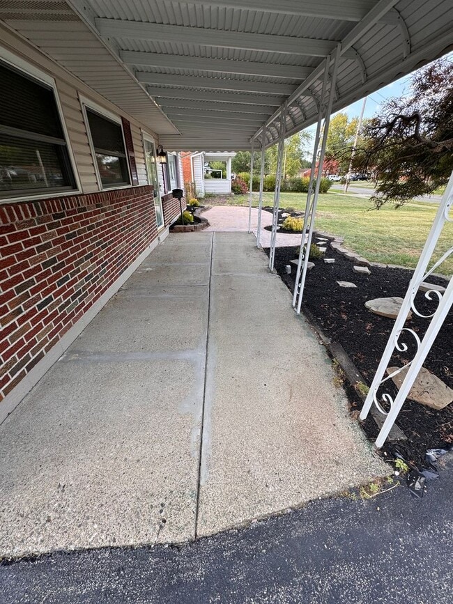 4449 Burkey Rd in Youngstown, OH - Building Photo - Building Photo