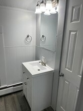 207 S Mill St Apt 2, Unit APT 1 in Clio, MI - Foto de edificio - Building Photo