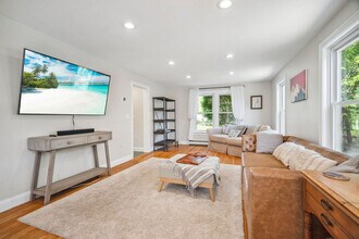 550 Long John Rd in Rye, NH - Building Photo - Building Photo