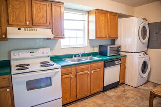 15 S Shafer St in Athens, OH - Foto de edificio - Building Photo