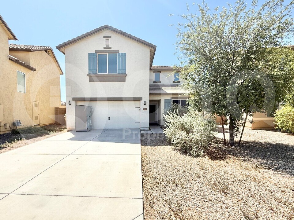 10631 E Sunflower Ln in Florence, AZ - Building Photo