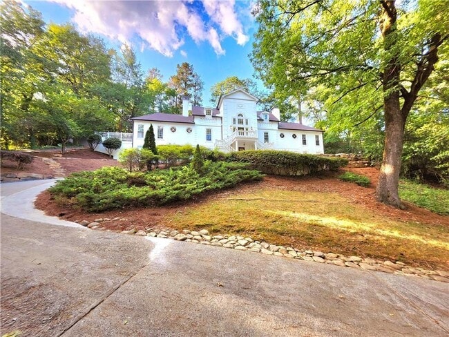 property at 5125 Powers Ferry Rd NW