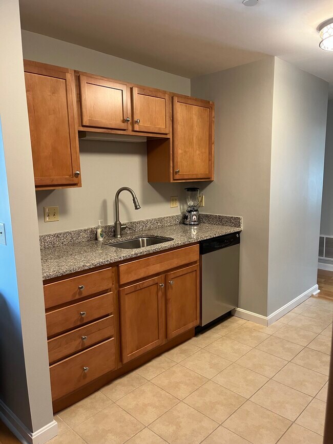 15 K St in Hampton, NH - Building Photo - Building Photo