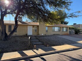 1296 Ocotillo Dr in Sierra Vista, AZ - Building Photo
