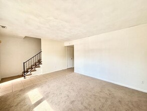 5824 Pickering St in Virginia Beach, VA - Building Photo - Building Photo