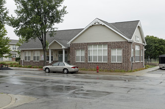 Waico Apartments in Milwaukee, WI - Foto de edificio - Building Photo