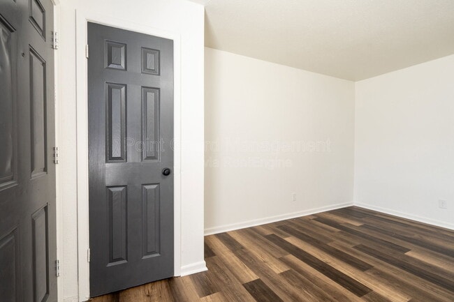 property at 1318 N Piatt Ave