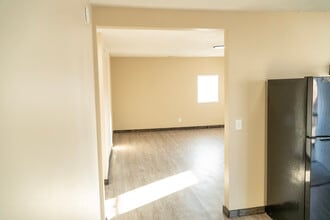 412 E Market St, Unit B in Crawfordsville, IN - Foto de edificio - Building Photo