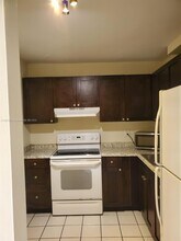 15600 NW 7th Ave, Unit 517 in Miami, FL - Building Photo - Building Photo