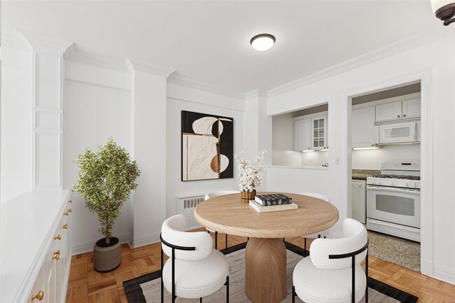 166 E 63rd St in New York, NY - Building Photo - Building Photo