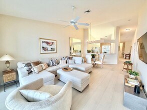 3320 W Crown Pointe Blvd in Naples, FL - Building Photo - Building Photo