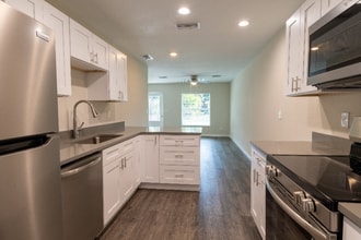 2013 Fraser St in Port Charlotte, FL - Foto de edificio - Building Photo