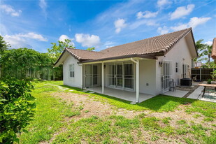 12851 NW 7th Terrace in Miami, FL - Foto de edificio - Building Photo