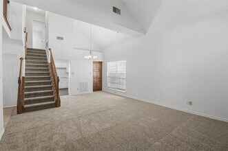 300 St Durney Ct in Irving, TX - Foto de edificio - Building Photo