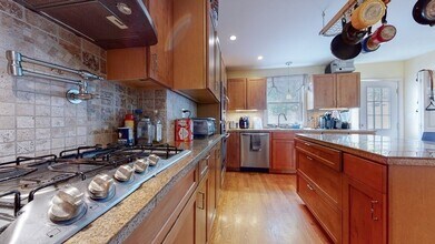 2 Ward Ct, Unit 1 in Boston, MA - Building Photo - Building Photo