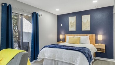 7900 Brookriver Dr, Unit 113 in Dallas, TX - Building Photo - Building Photo