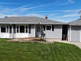 299 Park St in Oregon, WI - Building Photo