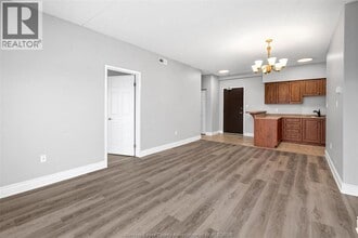 200 Manning Rd in Tecumseh, ON - Building Photo - Building Photo