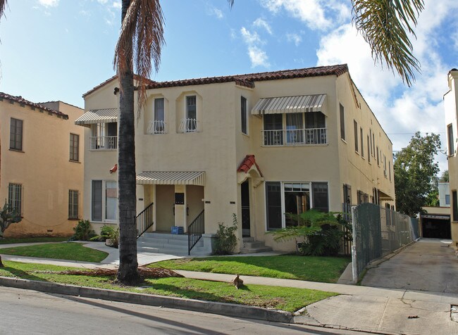 425 N Genesee Ave in Los Angeles, CA - Building Photo - Building Photo