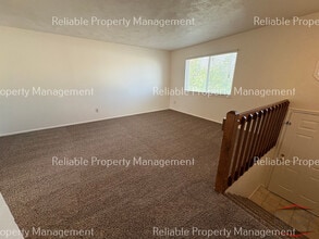 1387 Elizabeth Cir, Unit 2 in Idaho Falls, ID - Foto de edificio - Building Photo