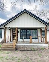 3211 N Central St in Melissa, TX - Building Photo