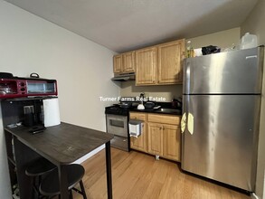 385 Dorchester St, Unit A11 in Boston, MA - Building Photo - Building Photo