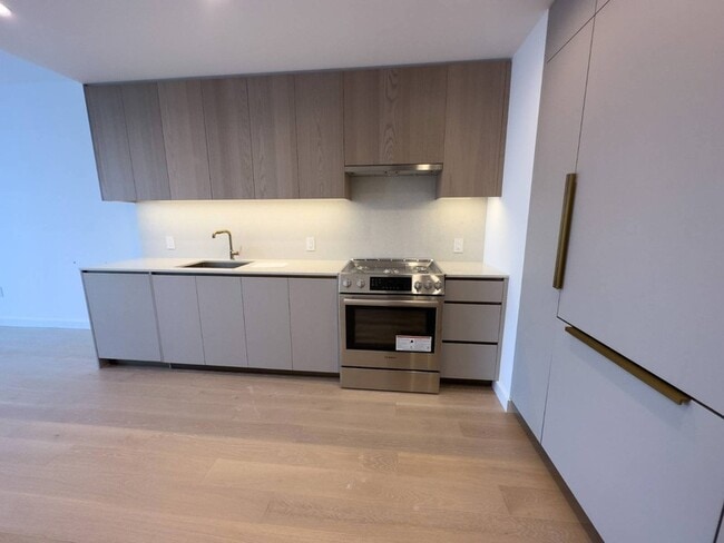 3 Ct Square W, Unit 5504 in Queens, NY - Foto de edificio - Building Photo