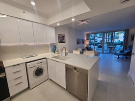 2501 S Ocean Dr in Hollywood, FL - Building Photo