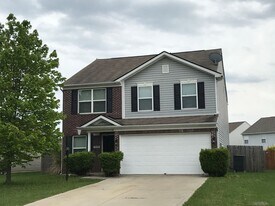 7935 Bombay Ln in Indianapolis, IN - Building Photo