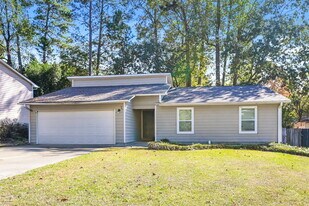 5176 Paisley Ct NW in Lilburn, GA - Building Photo