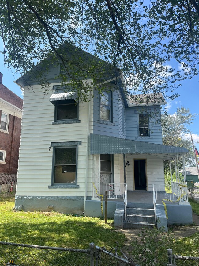 property at 21 Grosvenor Ave