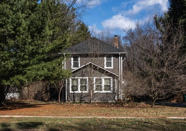 property at 751 Holmes Rd