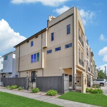 2301 Couch St in Houston, TX - Building Photo - Building Photo