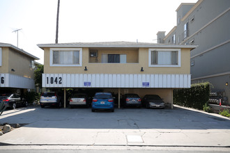 1042 S Holt Ave in Los Angeles, CA - Building Photo - Building Photo