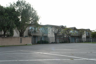 Salinas Pointe Apartments in Salinas, CA - Building Photo - Building Photo