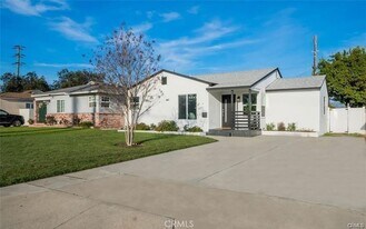 1486 N Clybourn Ave, Unit 503 in Los Angeles, CA - Building Photo