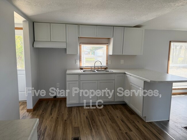 101 S Kennedy Ave in Auburn, IL - Building Photo - Building Photo