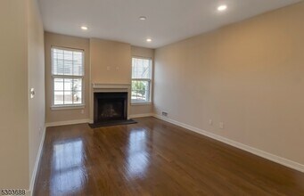 120 Sowers Dr in Hackettstown, NJ - Building Photo - Building Photo