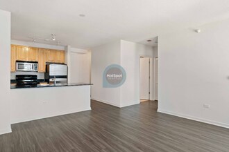 363 N Desplaines St in Chicago, IL - Building Photo - Building Photo