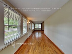 1307 White St in Des Plaines, IL - Building Photo - Building Photo